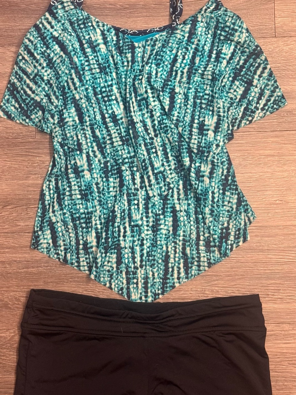 Tankini top 10 + JAG black swim shorts S, lined w/ removable pads